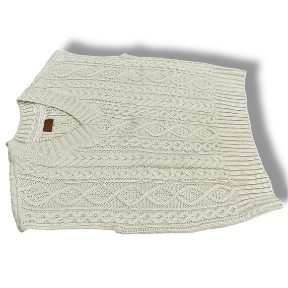 POL Cream V-Neck Cable Knit Sweater - Picture 6 of 7